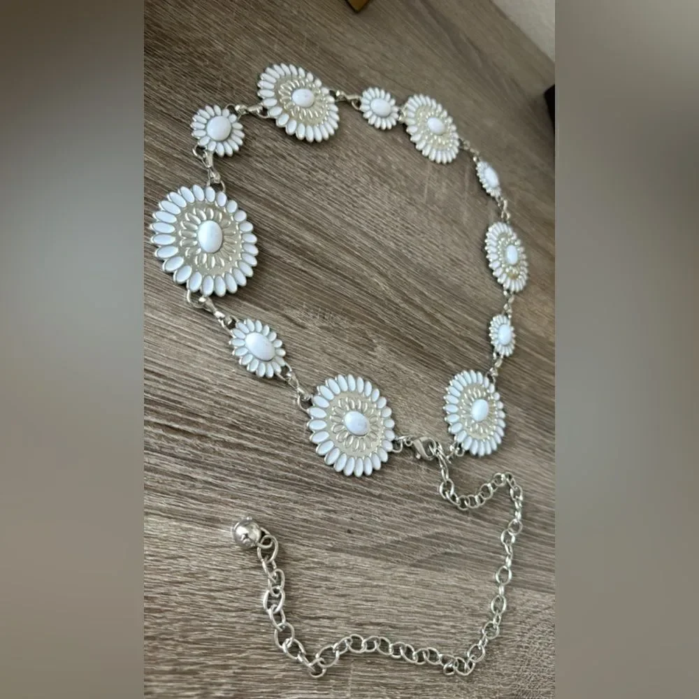Bohemian white belt A413